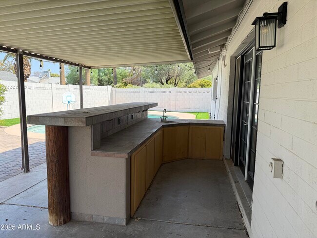Building Photo - 4613 S Rita Ln