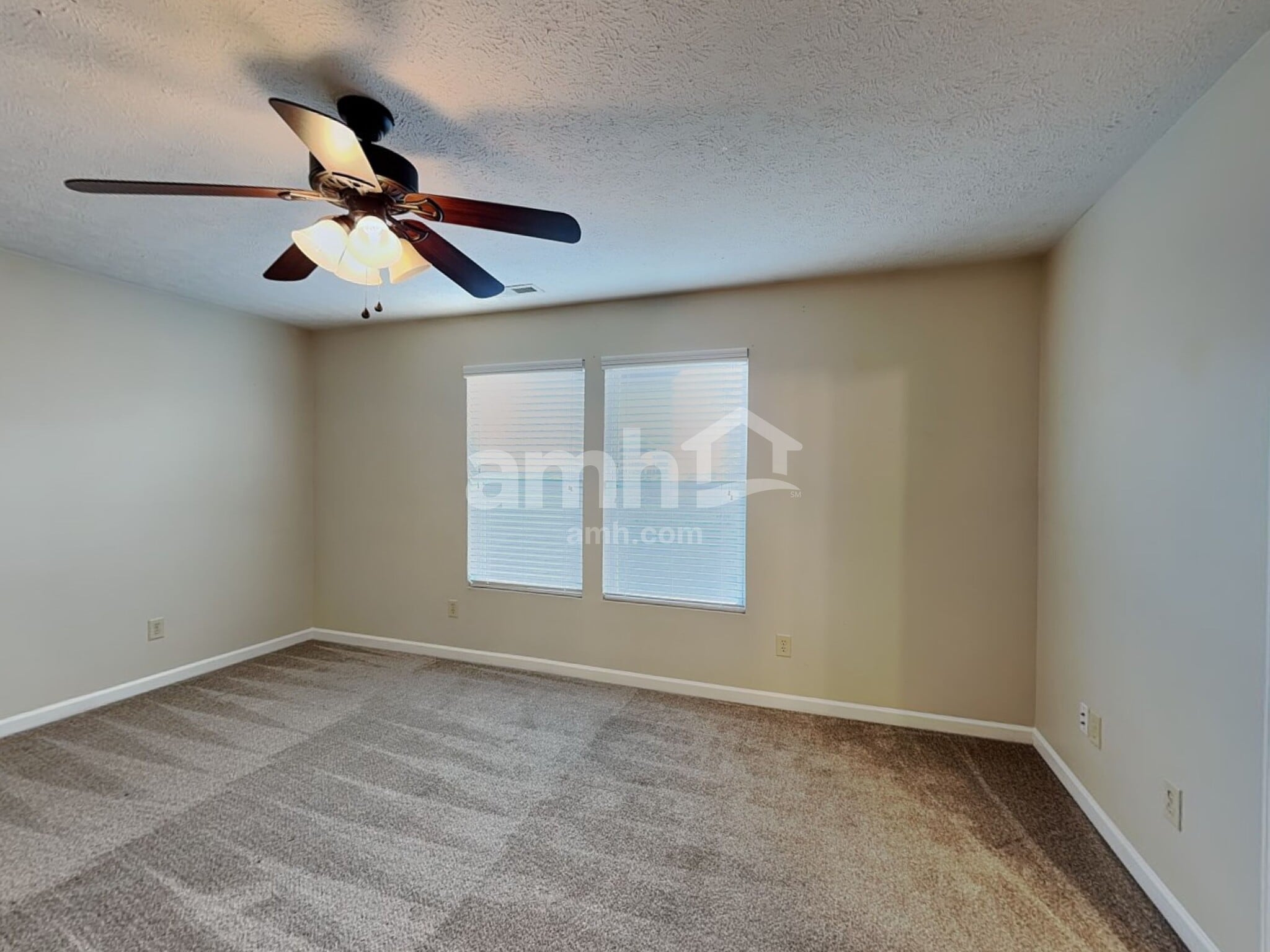 Building Photo - 926 Littleton Dr