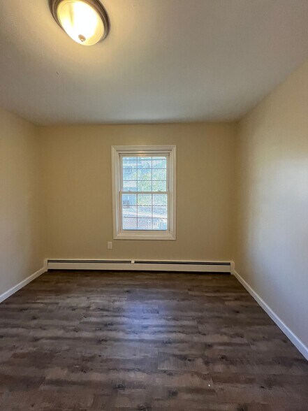 Building Photo - 35 Fairview Ave