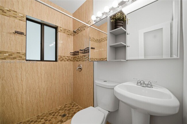 Building Photo - 570 NE 69th St