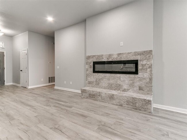 Building Photo - 5612 SE 87th St