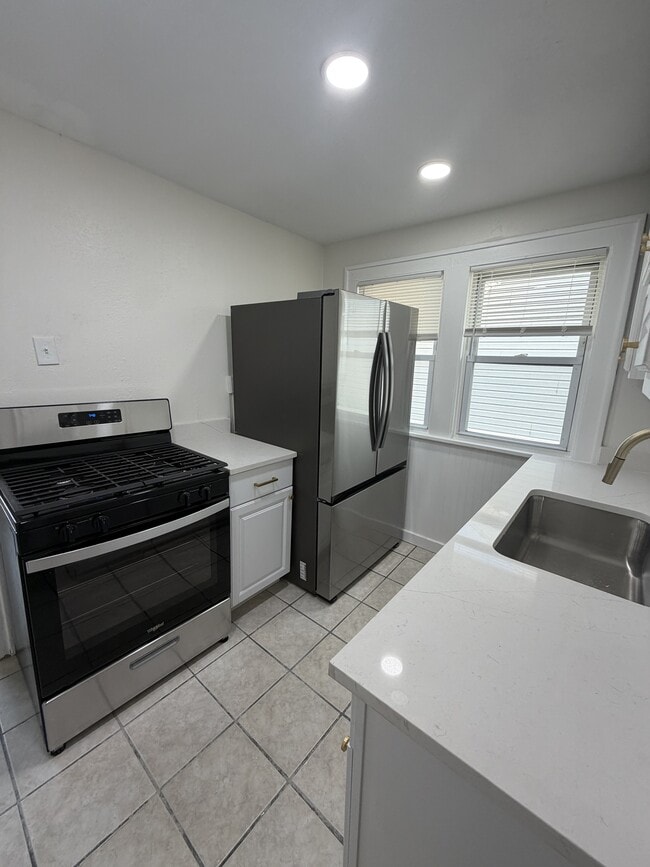 Building Photo - 4345 W 48th St