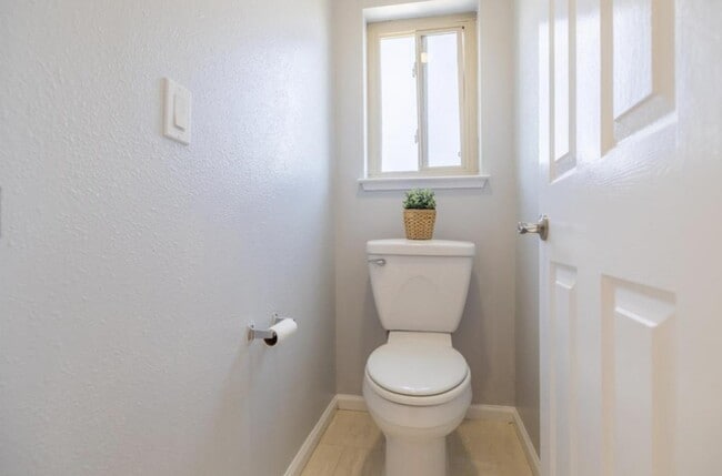 Building Photo - 2441 Johns Way