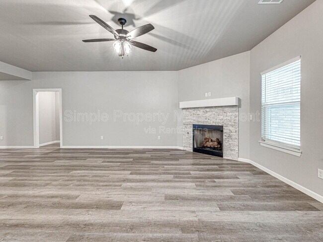 Building Photo - 400 Fallview Ct