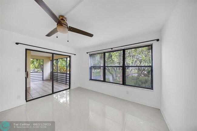 Building Photo - 2300 S Cypress Bend Dr