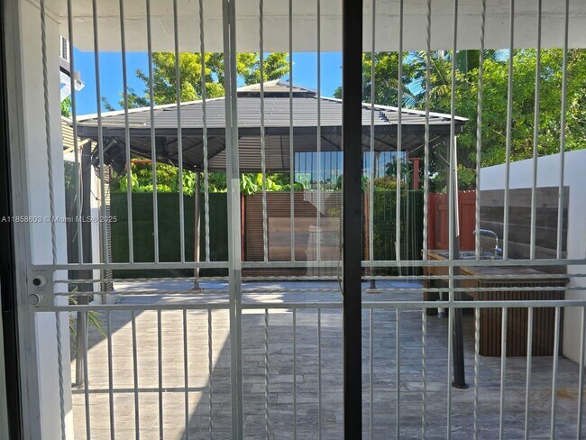 Building Photo - 12352 SW 18th Terrace