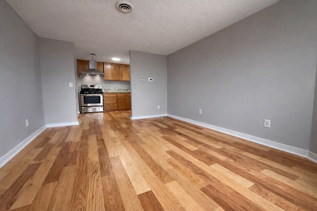 Building Photo - 331 Belleville Ave