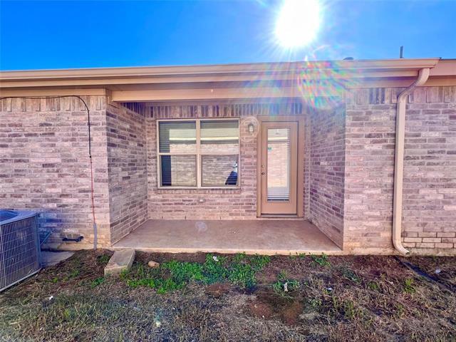 Building Photo - 705 River Garden Dr