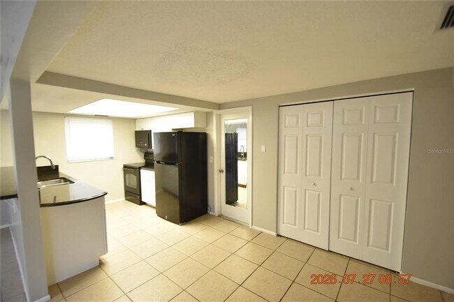 Building Photo - 3221 Topp Dr