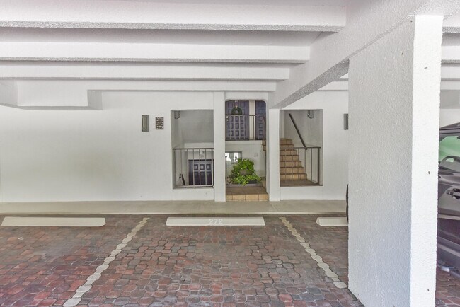 Building Photo - 250 S Ocean Blvd