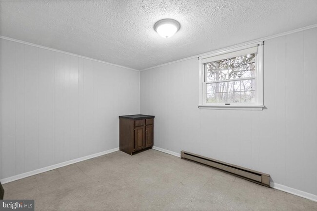 Building Photo - 260 Hill Crest Dr