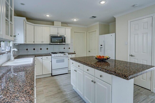Building Photo - 13819 Starhill Ct