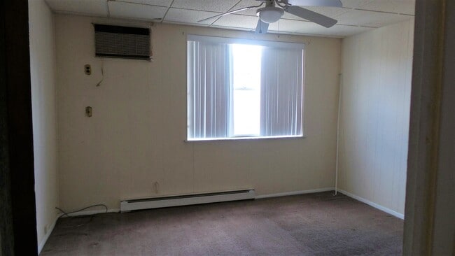 Building Photo - SWEET 2 BR / 1.5 BA HOUSE in South Philly w/ NEW KITCHEN & BATHS-Washer/Dryer & Yard!