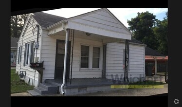 Building Photo - 713 W Mueller