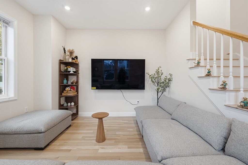 Building Photo - 77 North St