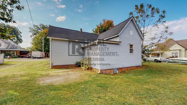 Building Photo - 112 High St