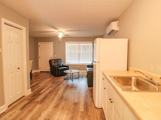 Building Photo - NEW Furnished Apartments close to Athens and TVA Brownsferry