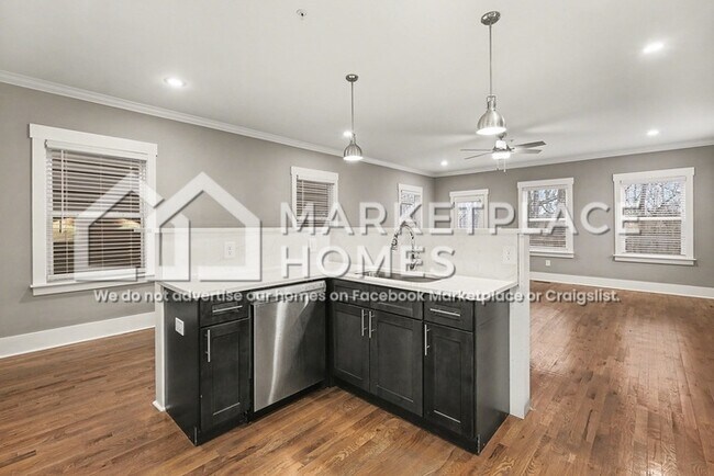 Building Photo - 122 Valley View St