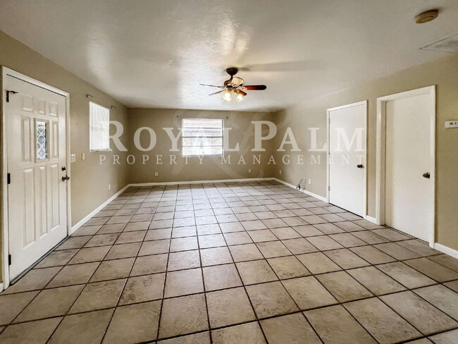 Building Photo - You Had Me at Bonita — 1Bed, 1Bathroom, w/ $400 Move-In Perk!