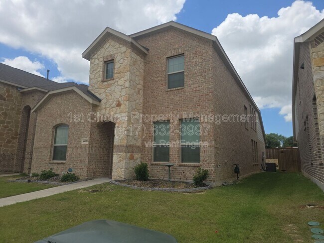 Building Photo - 10021 Elkhorn Dr