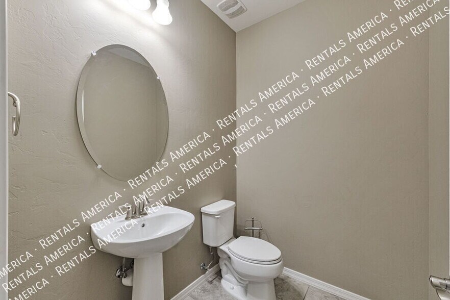 Building Photo - 11042 E Lone Pine Pl