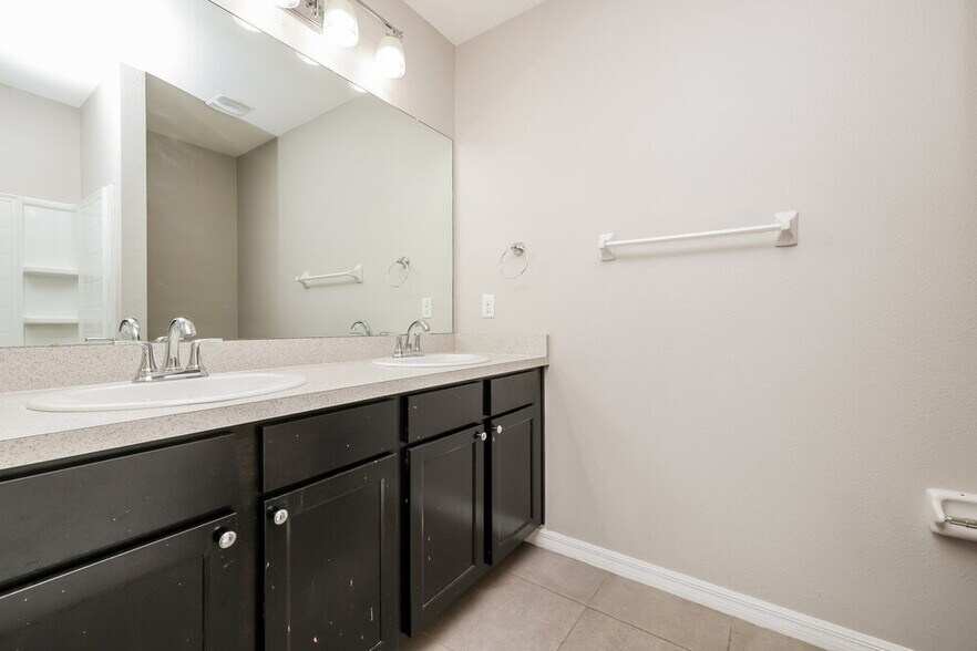 Building Photo - 10540 Whispering Hammock Dr