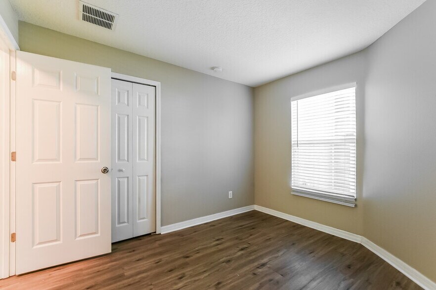 Building Photo - 4926 Walnut Ridge Dr