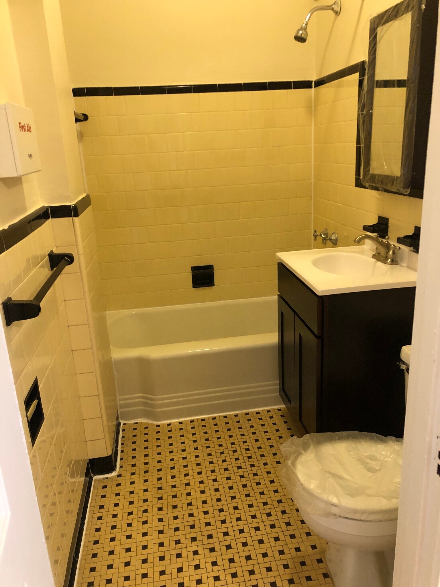 Building Photo - 1470 Beacon St