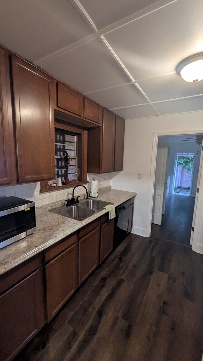 Building Photo - 3544 3rd Ave N