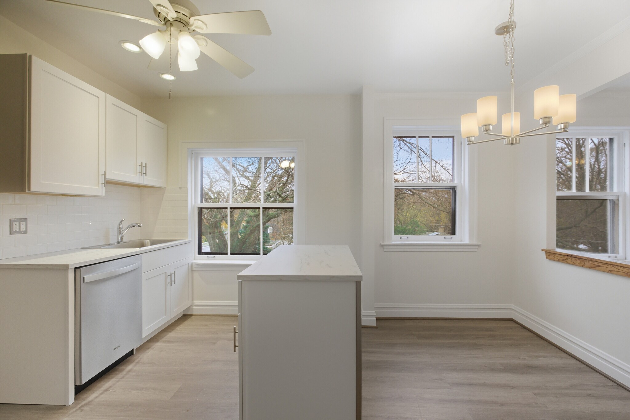 Building Photo - 1507 Dobson St