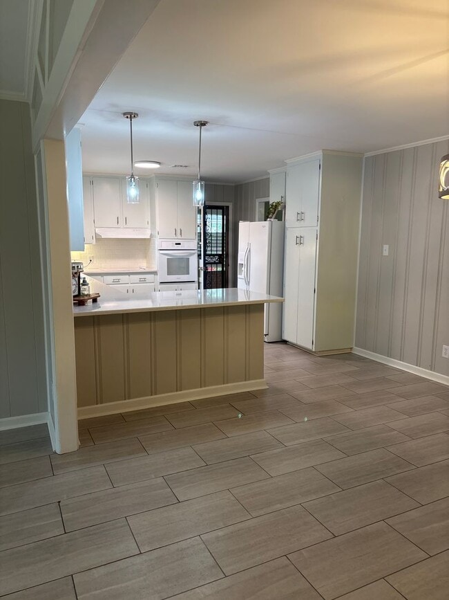 Building Photo - 3819 Marie Cook Dr