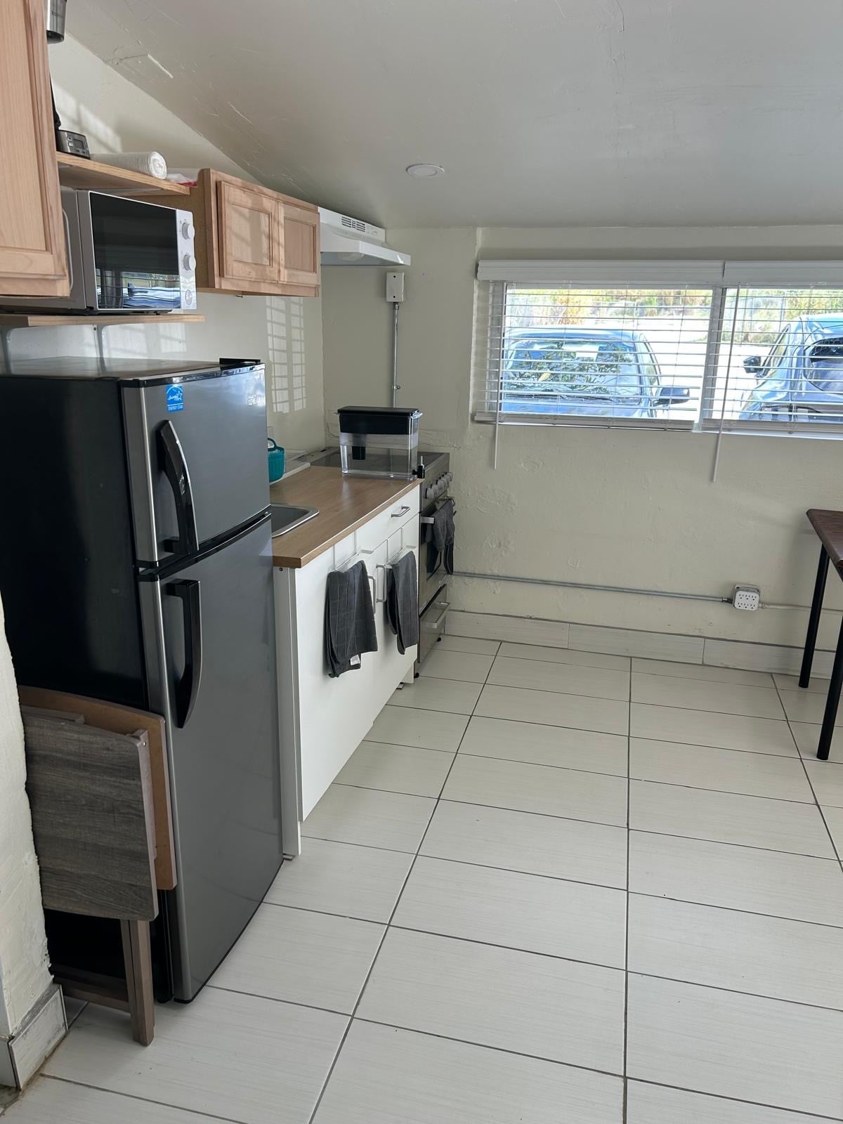 Full Kitchen - 13540 NW 17th Ave