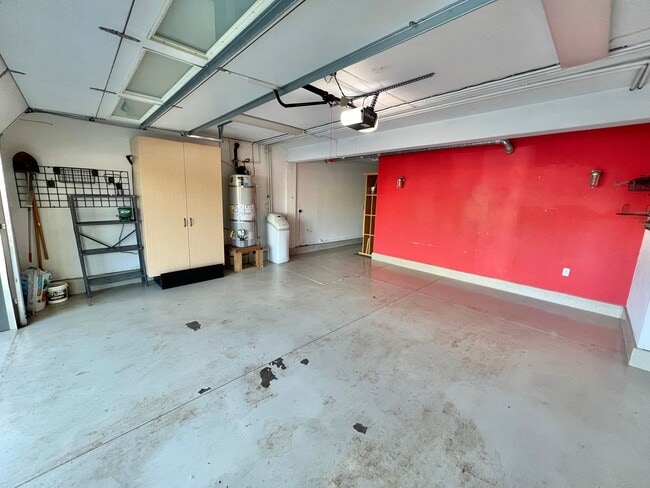 Building Photo - Spacious 3BR Bluff Heights Home | Gated Yard, Garage & Modern Upgrades