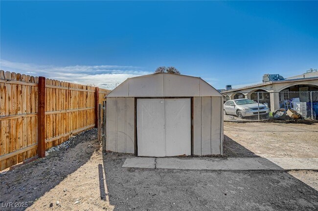 Building Photo - 4047 Maple Hill Rd