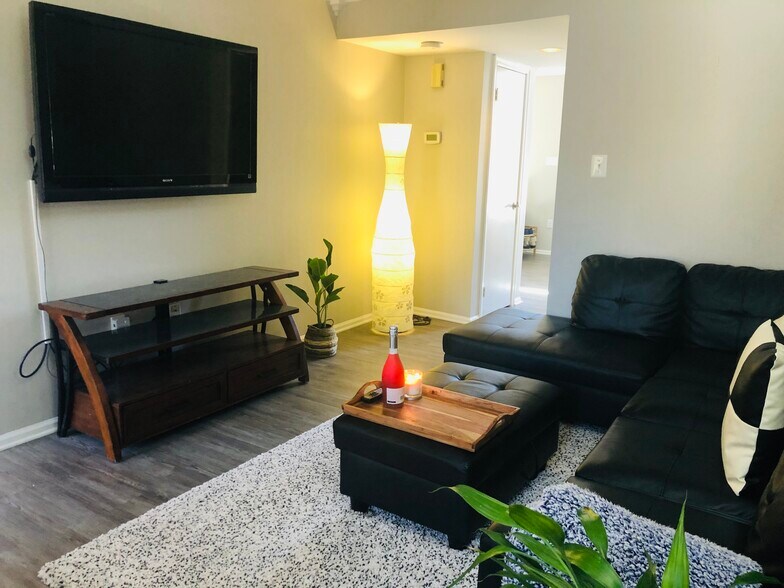 Building Photo - 1063 Nicklaus Ct