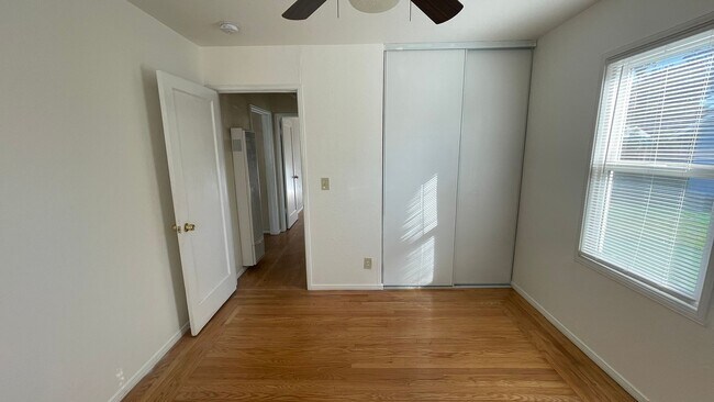 Building Photo - Charming 2 bedroom 1 bathroom home in Concord