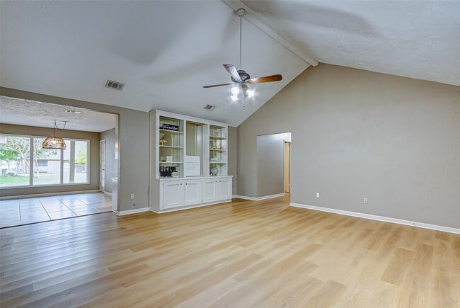 Building Photo - 31103 Alice Ln