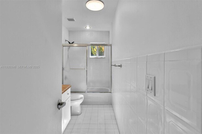 Building Photo - 10065 Bay Harbor Terrace