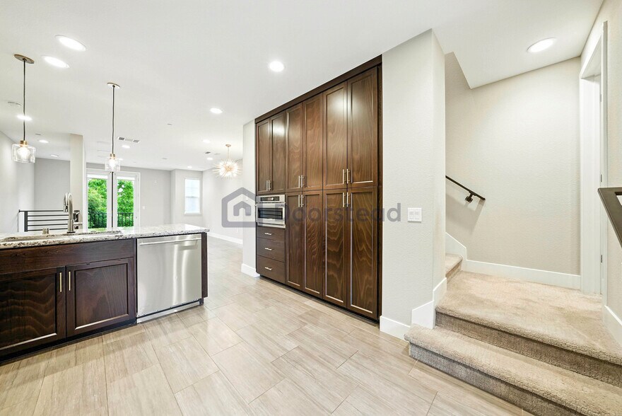 Building Photo - 363 Derby Ave