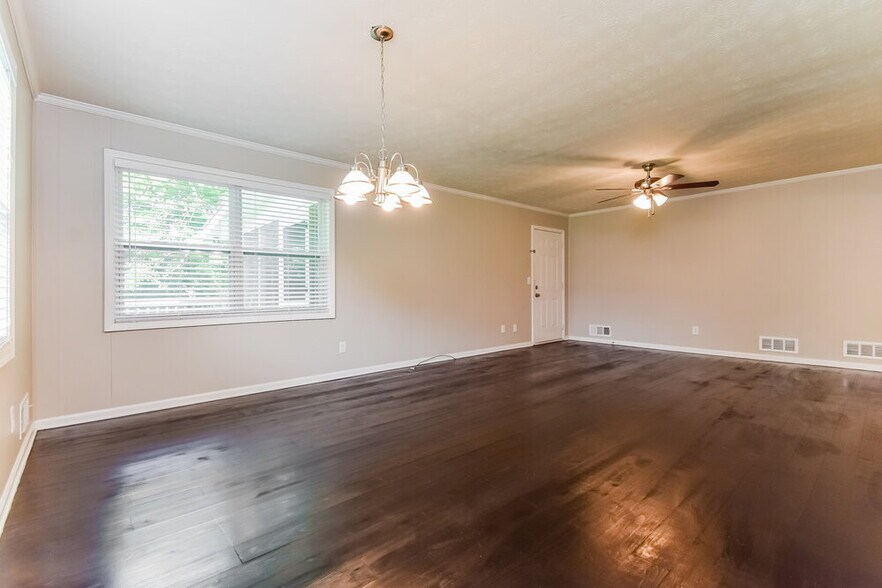 Building Photo - 391 Rock Meadow Dr