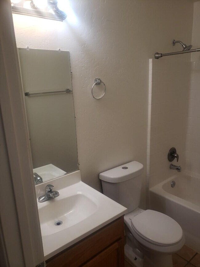 Building Photo - N Sunshine Blvd