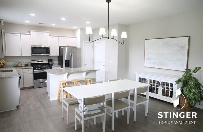 Building Photo - 24 Chauga St