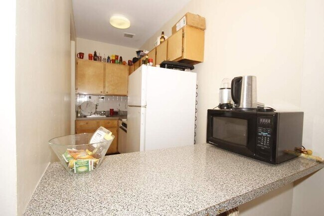 Building Photo - 2012 5th Ave