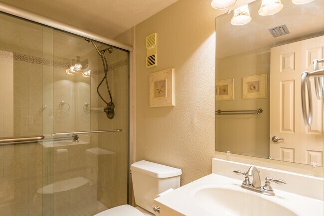 Building Photo - 545 Garfield Ave