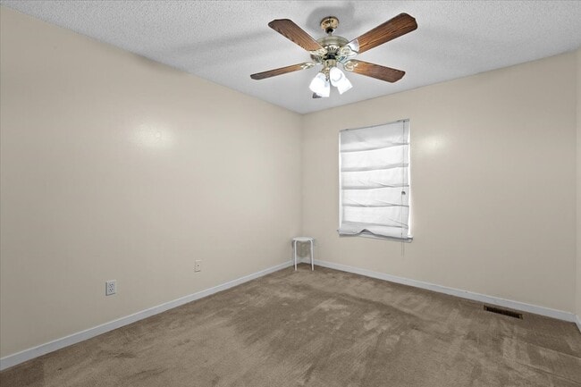 Building Photo - 31112 Columbia Dr