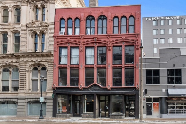 Building Photo - 534 N Water St