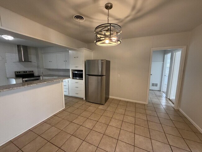 Building Photo - Move in Now or this Summer 2026! Charming 3-bedroom, 2-bath home just minutes from Texas Tech!