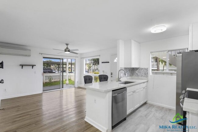 Building Photo - 94-510 Lumiaina St #J101