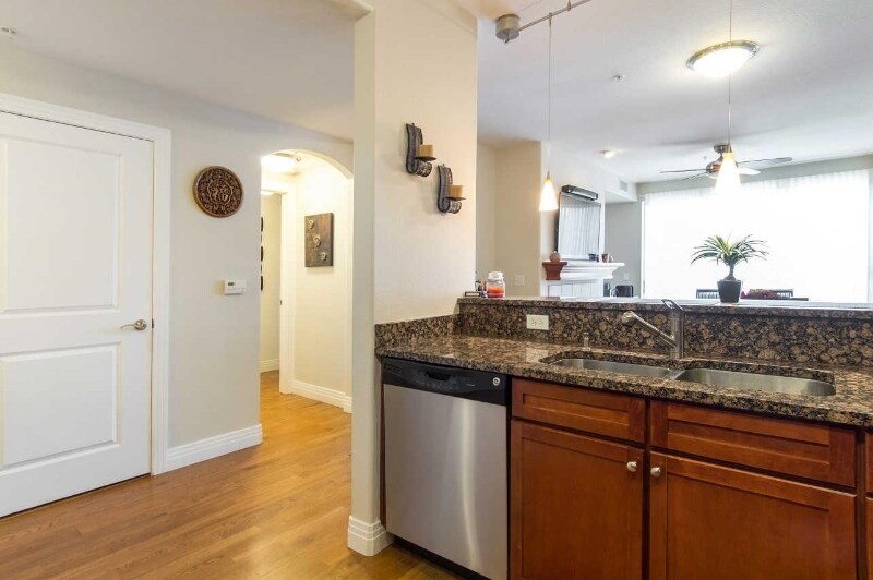Building Photo - 9039 E Panorama Cir