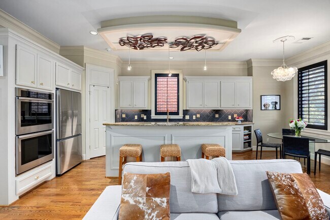 Building Photo - 1312 Crocker St